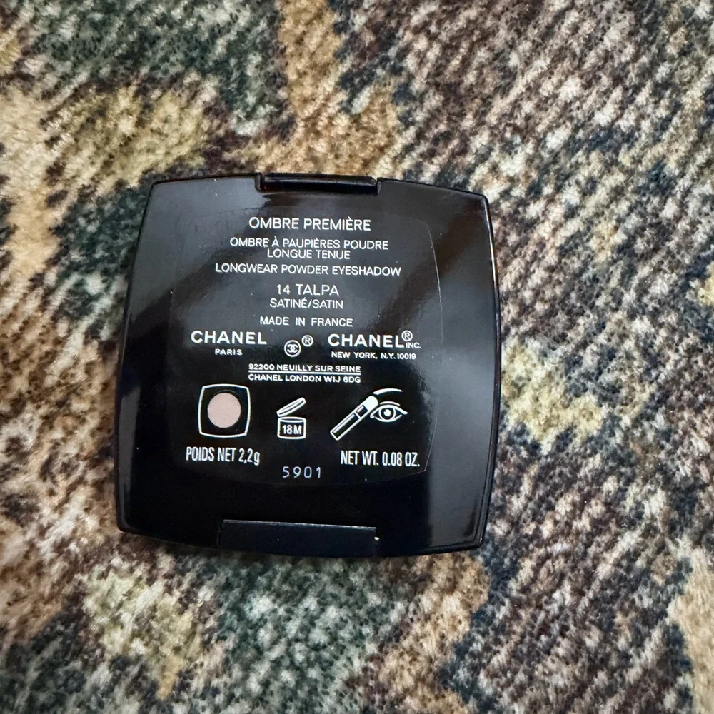 CHANEL 14 Talpa Eyeshadow Compact - Picture 2 of 3